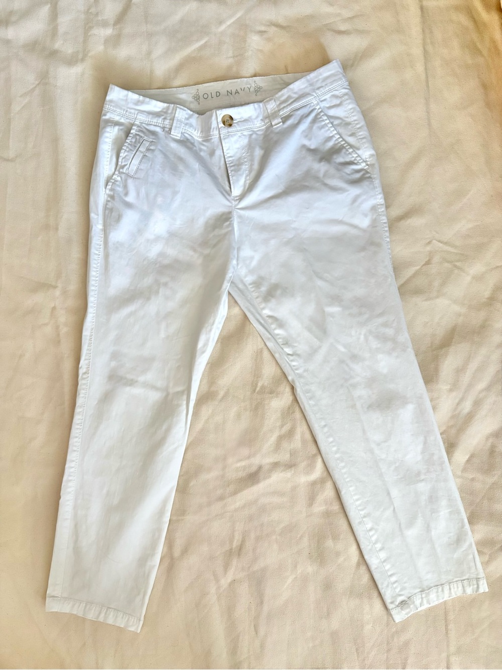 2/$29 Old Navy slim boyfriend Chino 10 regular white pants